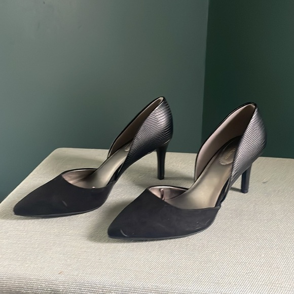 Classic Black Stiletto Heels with Pointed Toe bandolino - Picture 5 of 11